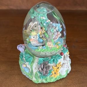 Bunny Music Box Snowdome